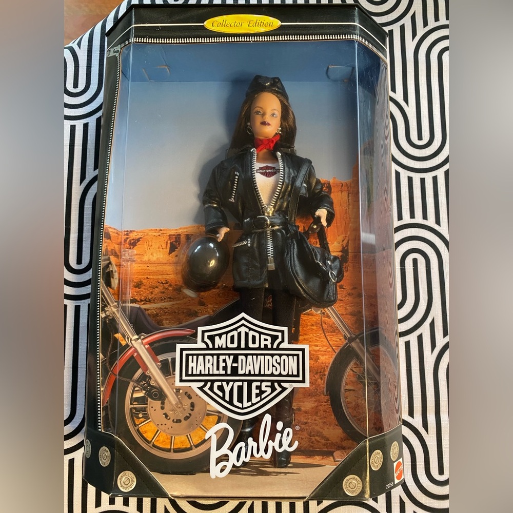 Vintage 1998 Harley-Davidson Barbie Collectors Edition Mattel 22256 NRFB